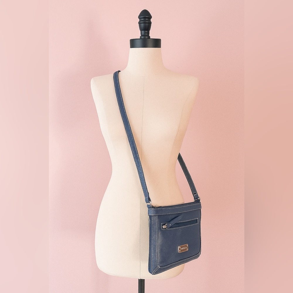 ✨ Pre-Loved Nine West Crossbody Cutie ✨